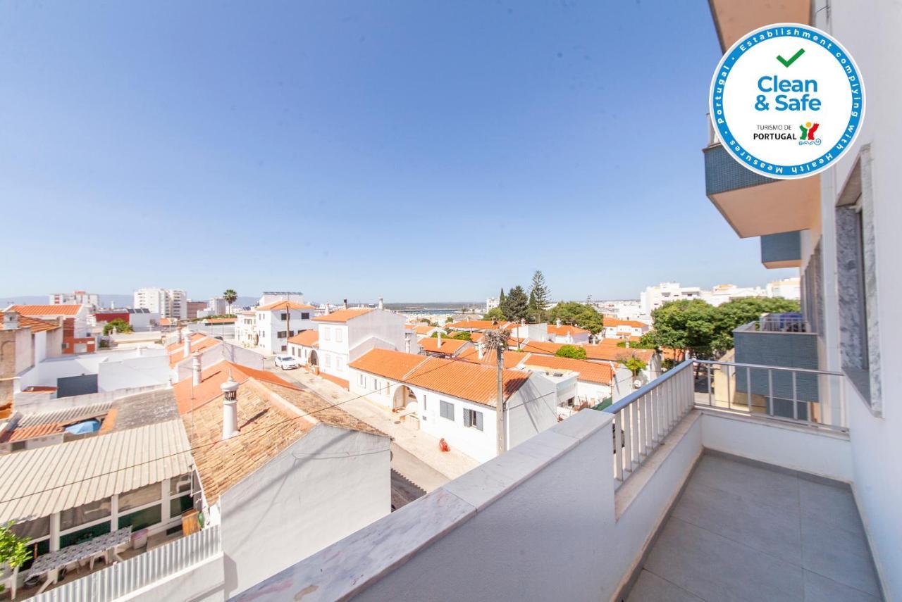 C09 - 3 Bed Apartamento *